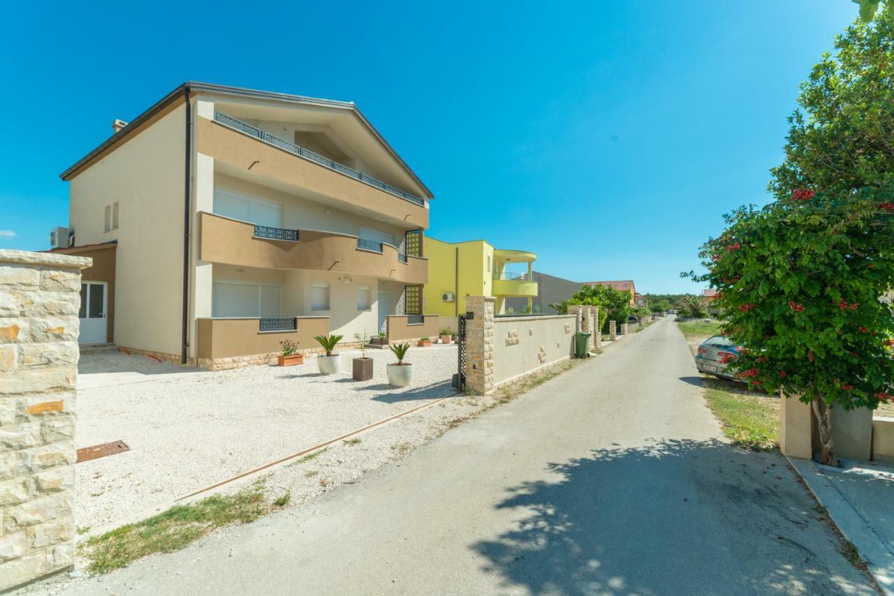 Apartments Nella Privlaka  Exteriör bild